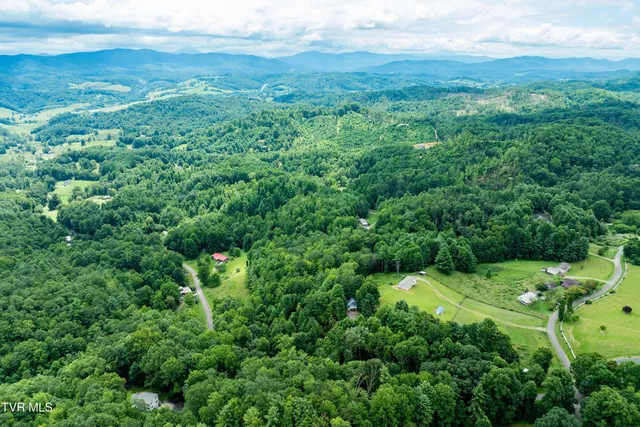 $238,500 | 2121 Shingletown Road, Mountain City, TN 37683