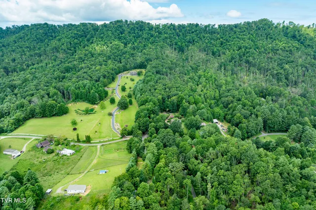 $238,500 | 2121 Shingletown Road, Mountain City, TN 37683