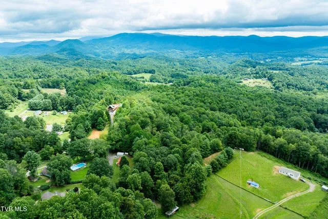 $238,500 | 2121 Shingletown Road, Mountain City, TN 37683