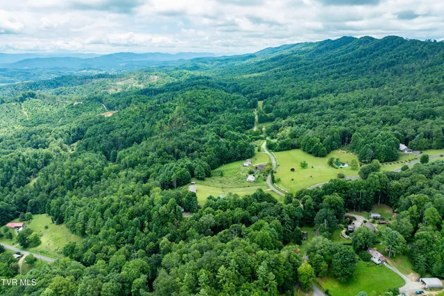 $238,500 | 2121 Shingletown Road, Mountain City, TN 37683