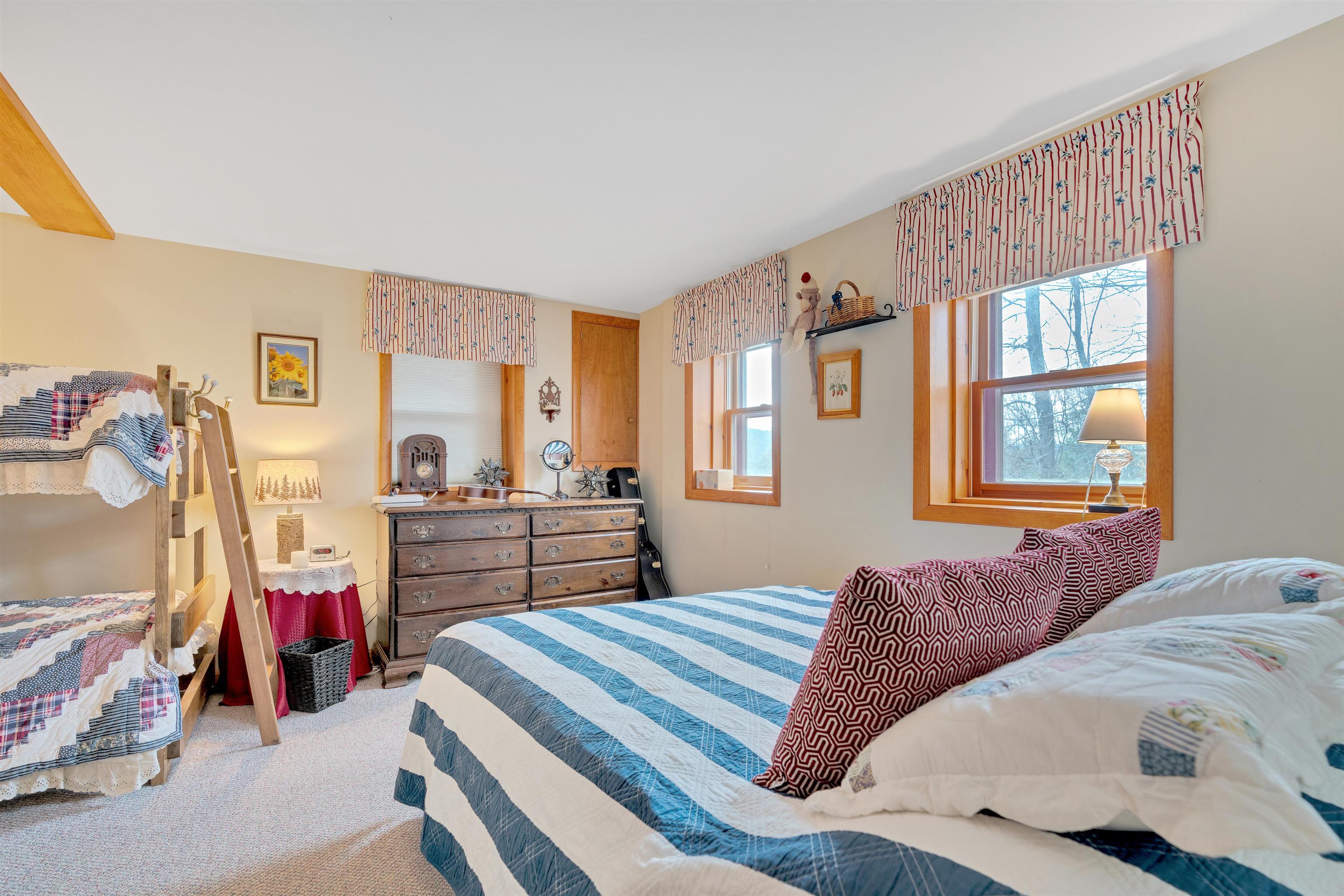 211 Wood Road Hartford, VT 05059 - Photo 29 of 56