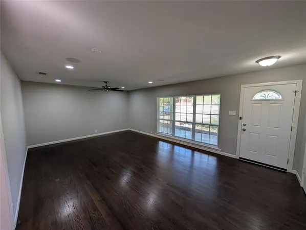 $2,050 | 806 Cedar Street, McKinney, TX 75069