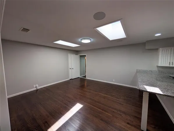 $2,050 | 806 Cedar Street, McKinney, TX 75069