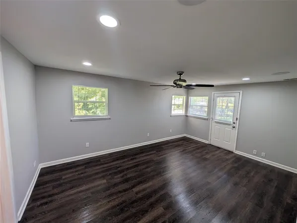 $2,050 | 806 Cedar Street, McKinney, TX 75069