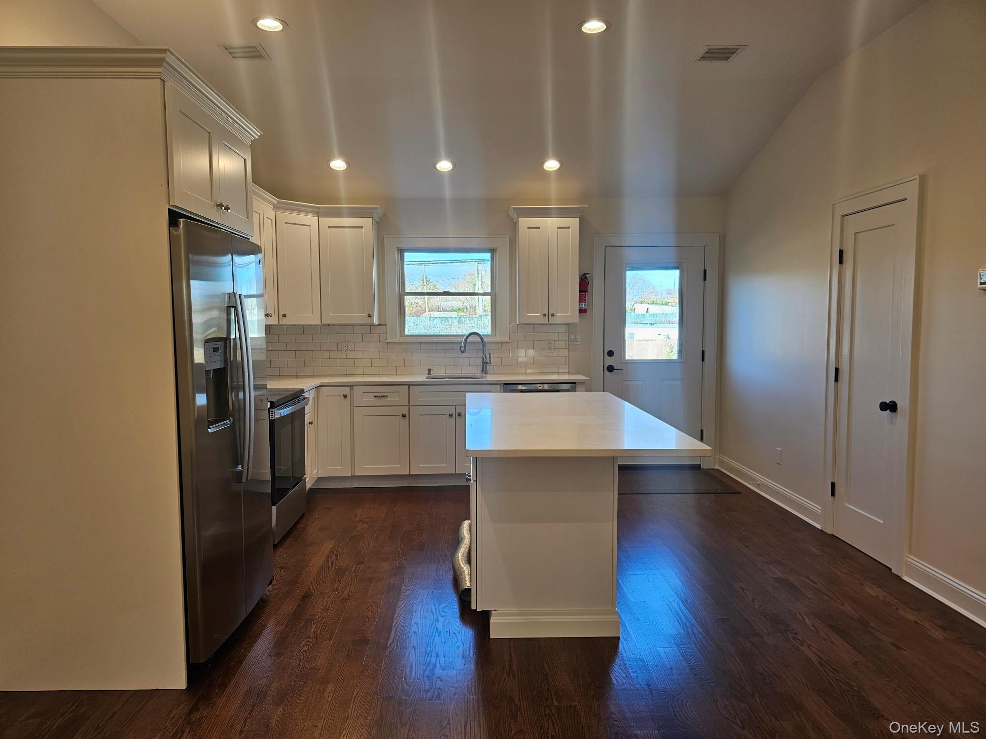 87 Community Road Bay Shore, NY 11706 - Photo 5 of 36