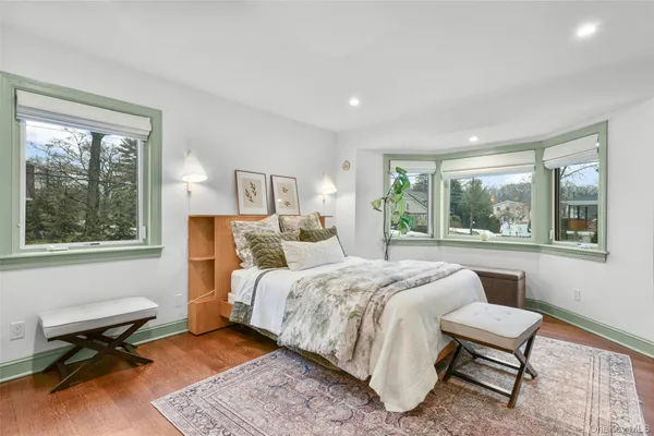 $1,400,000 | 1096 Hunter Avenue, Pelham, NY 10803