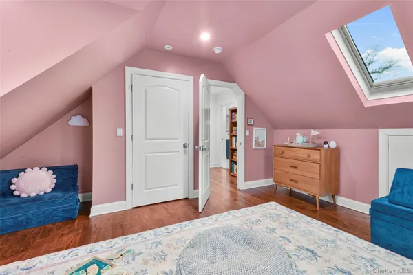 $1,400,000 | 1096 Hunter Avenue, Pelham, NY 10803