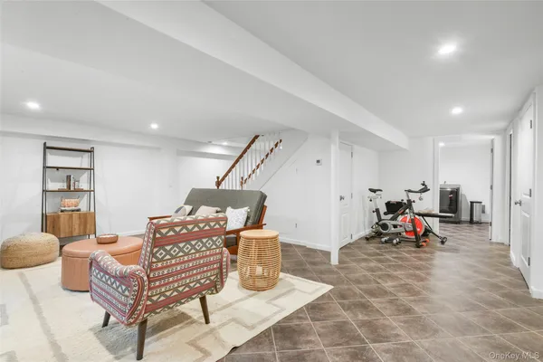 $1,400,000 | 1096 Hunter Avenue, Pelham, NY 10803