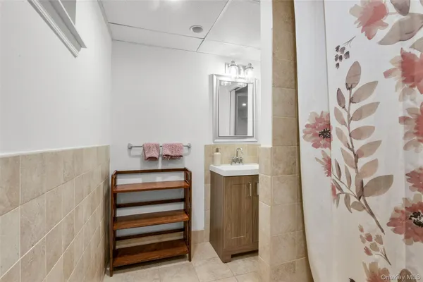 $1,400,000 | 1096 Hunter Avenue, Pelham, NY 10803