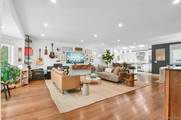 $1,400,000 | 1096 Hunter Avenue, Pelham, NY 10803