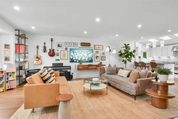 $1,400,000 | 1096 Hunter Avenue, Pelham, NY 10803