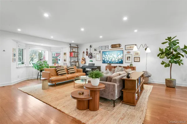 $1,400,000 | 1096 Hunter Avenue, Pelham, NY 10803