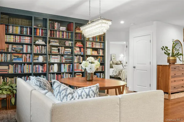 $1,400,000 | 1096 Hunter Avenue, Pelham, NY 10803