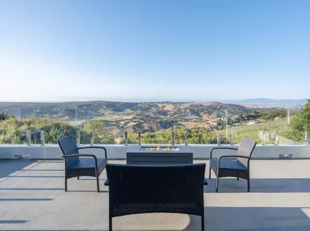 $2,150,000 | 25681 Whip Road, Monterey, CA 93940