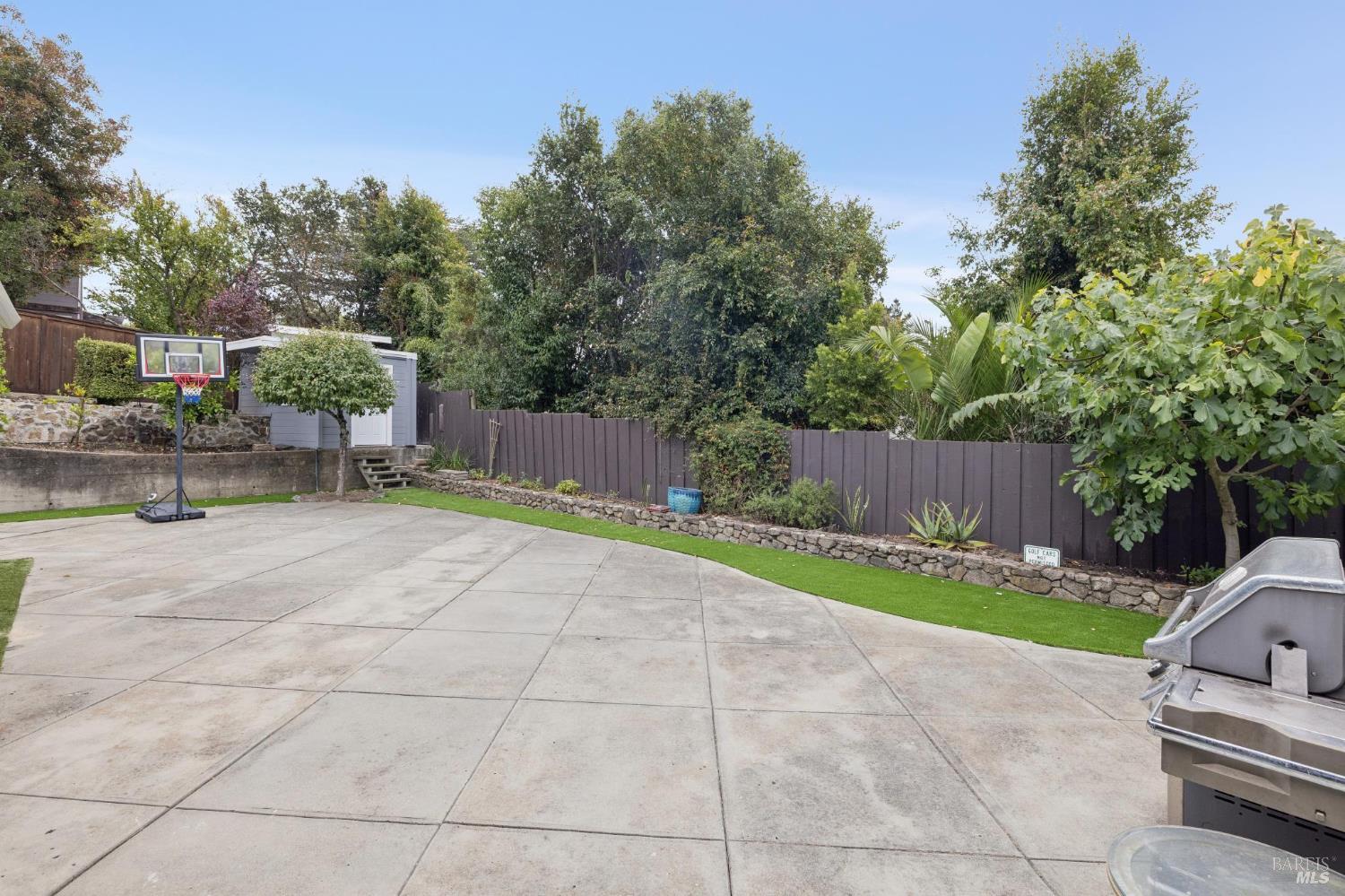 10 North Knoll Road Mill Valley, CA 94941 - Photo 22 of 43 Gallery Image 22