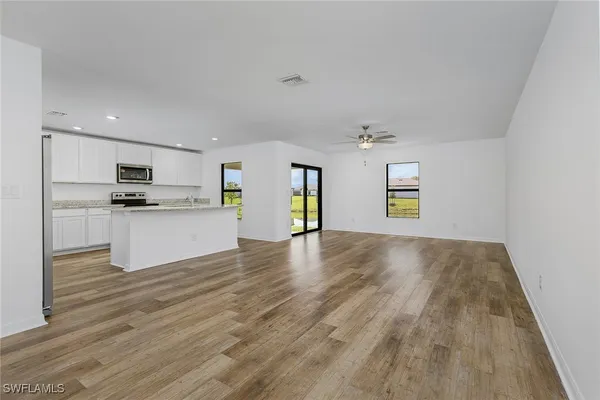 $399,900 | 868 General D MacArthur Avenue, LaBelle, FL 33935
