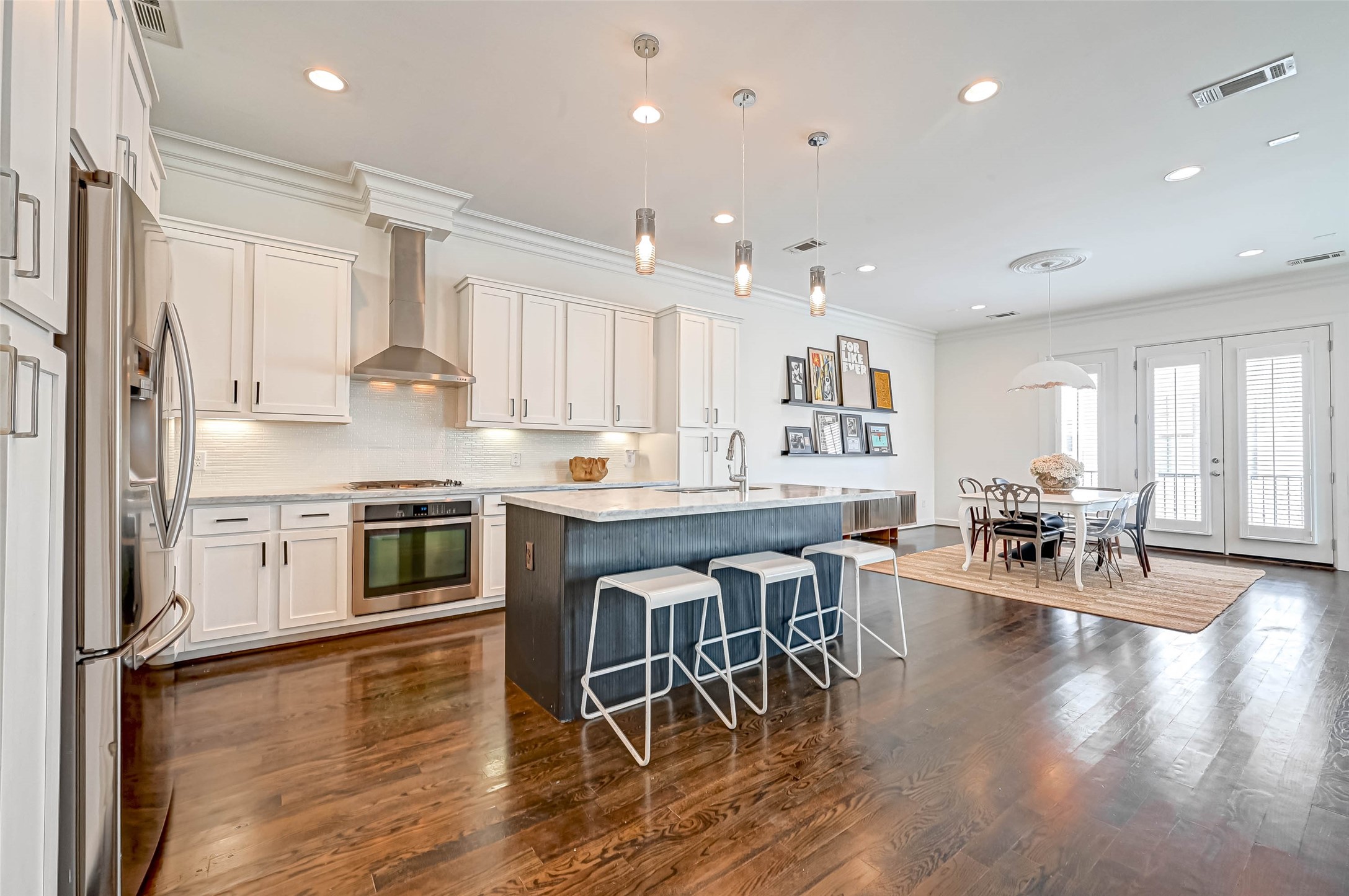 Welcome to 2516 Bevis! Light and bright spaces in this home!