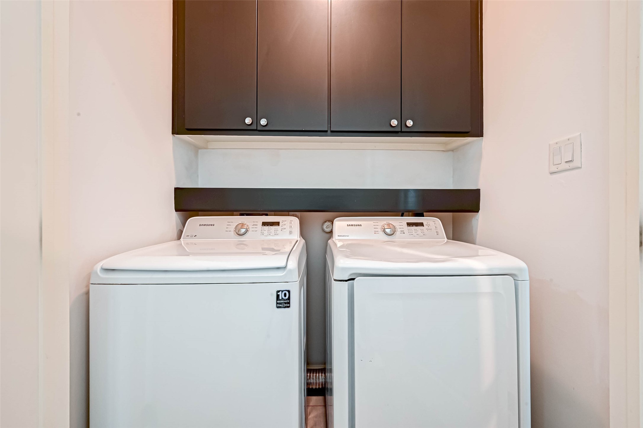 2516 Bevis Street Houston, TX 77008 - Photo 27 of 36 Washer and dryer are on 3rd floor and stay with the property.