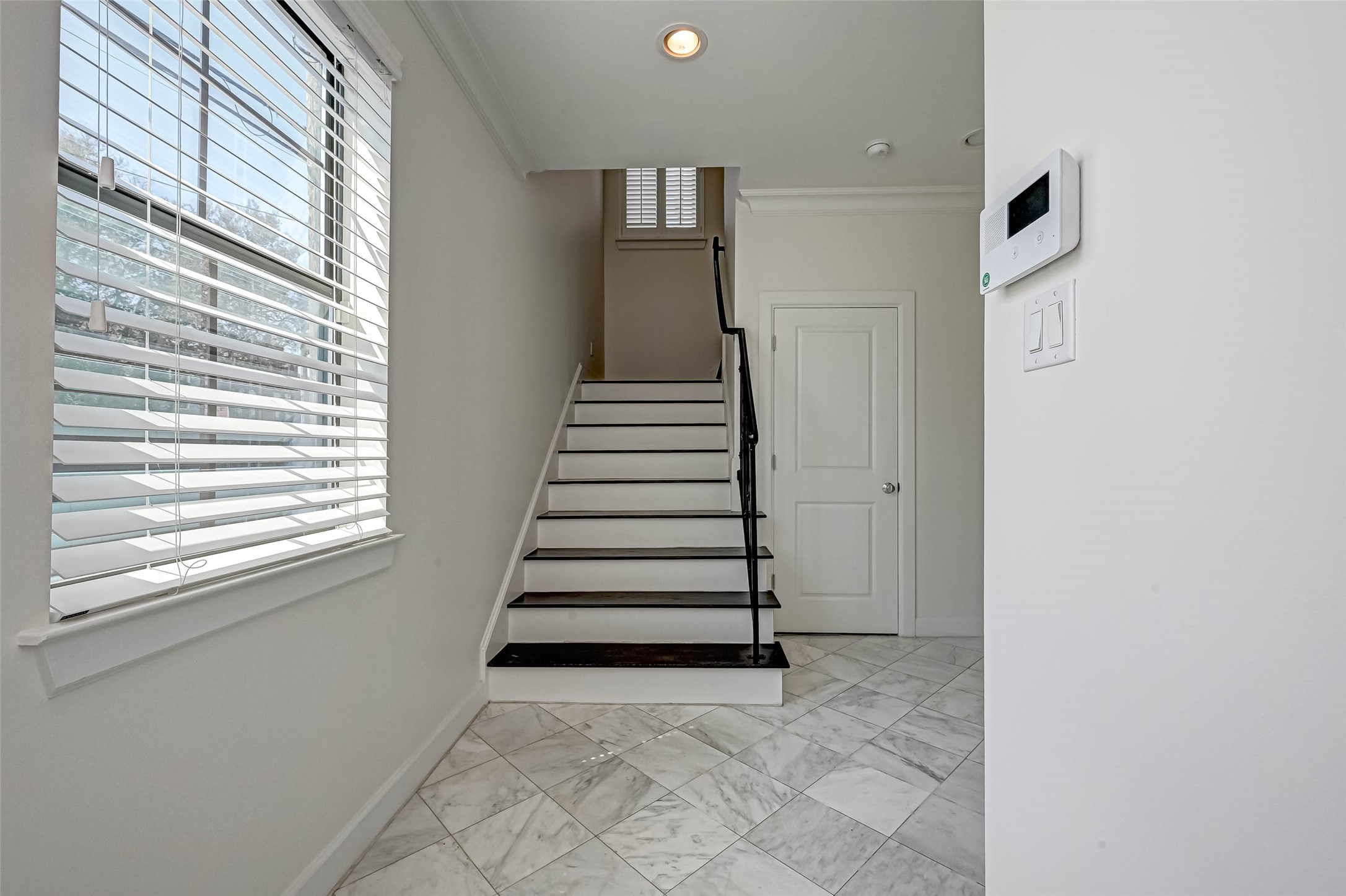 2516 Bevis Street Houston, TX 77008 - Photo 28 of 36 Entrance into the home