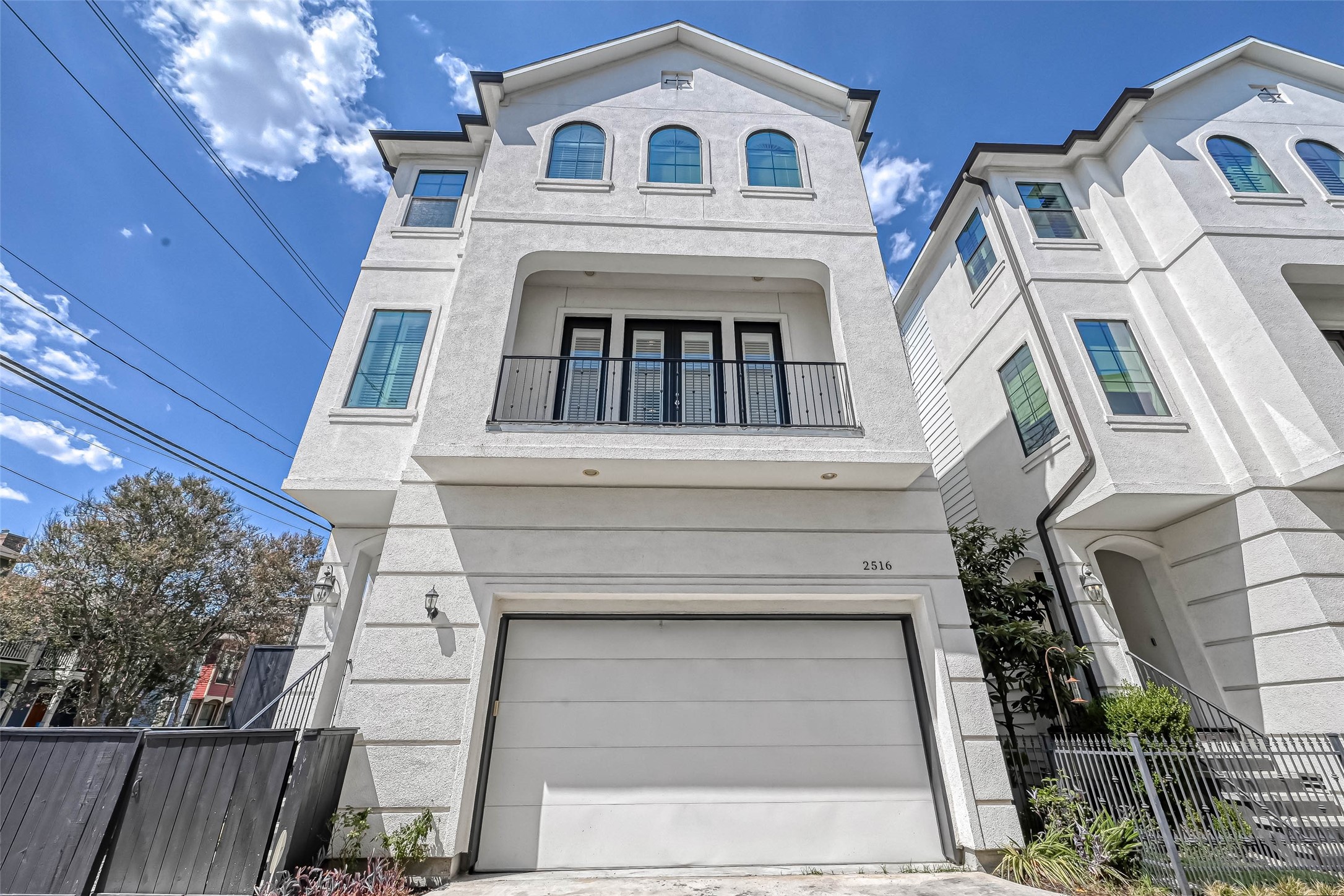 2516 Bevis Street Houston, TX 77008 - Photo 3 of 36 Oversized garage!