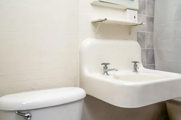 $825 | 1910 1st Avenue South, Unit B, Minneapolis, MN 55403