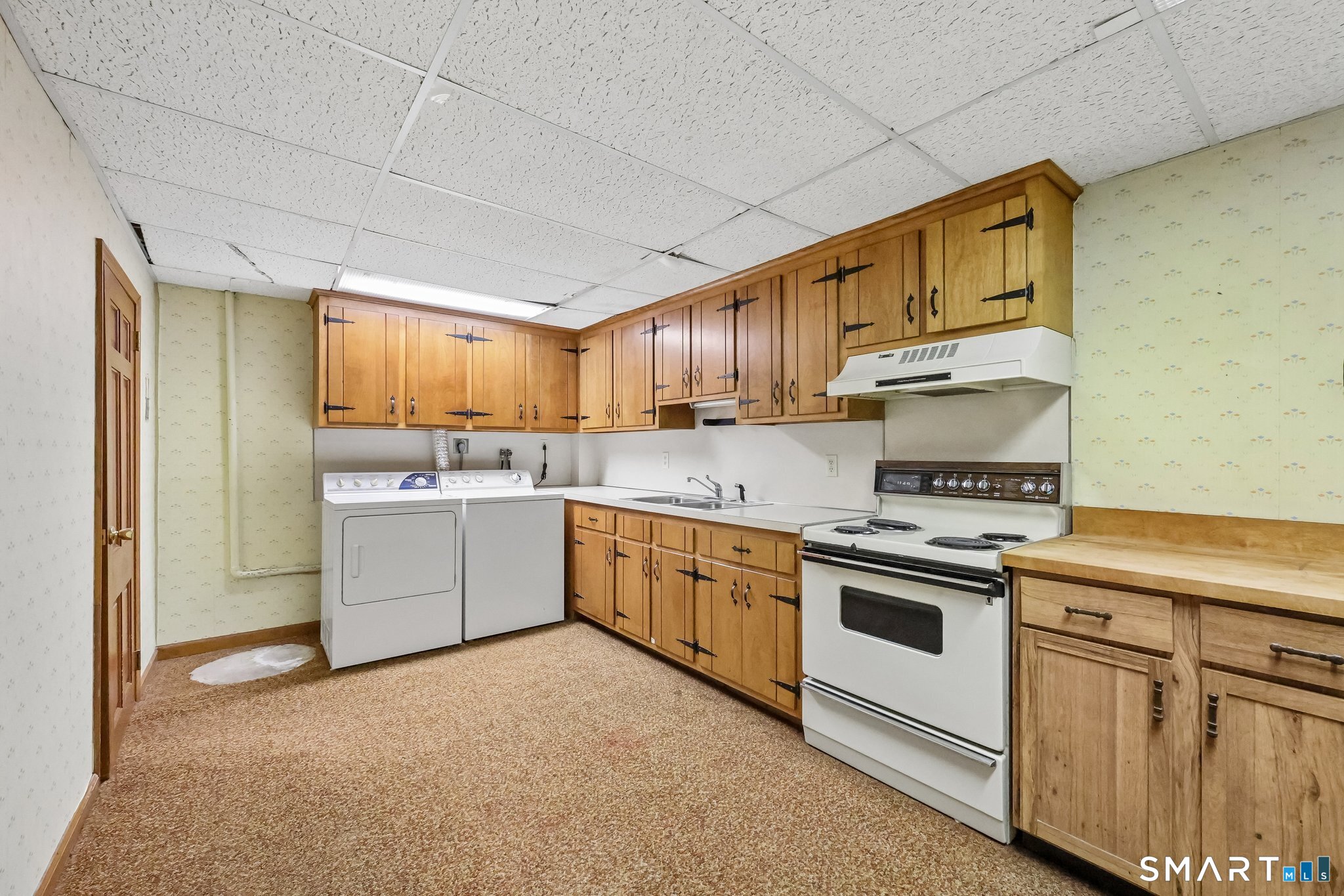 439 Brewster Road Bristol, CT 06010 - Photo 33 of 40