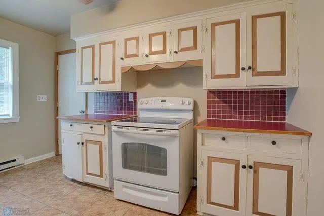 $285,000 | 1501 13th Street South, Moorhead, MN 56560