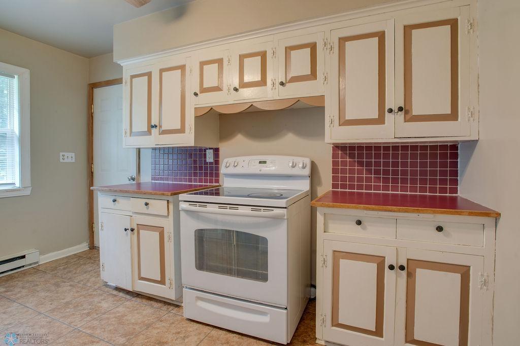 1501 13th Street South Moorhead, MN 56560 - Photo 4 of 31