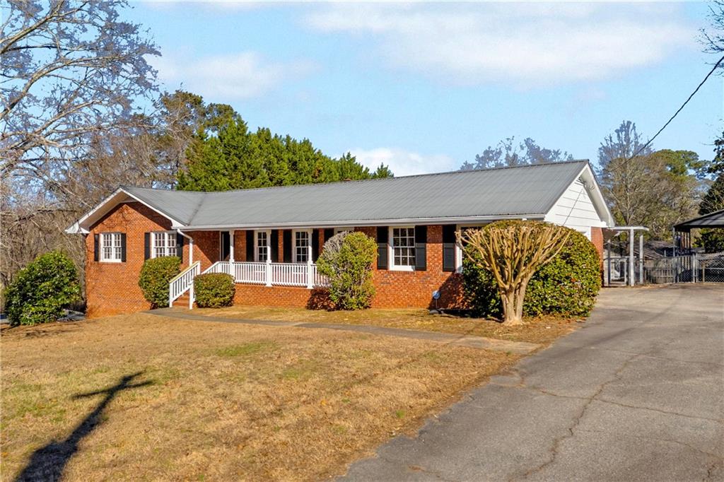 421 North 5th Avenue Winder, GA 30680 - Photo 2 of 49