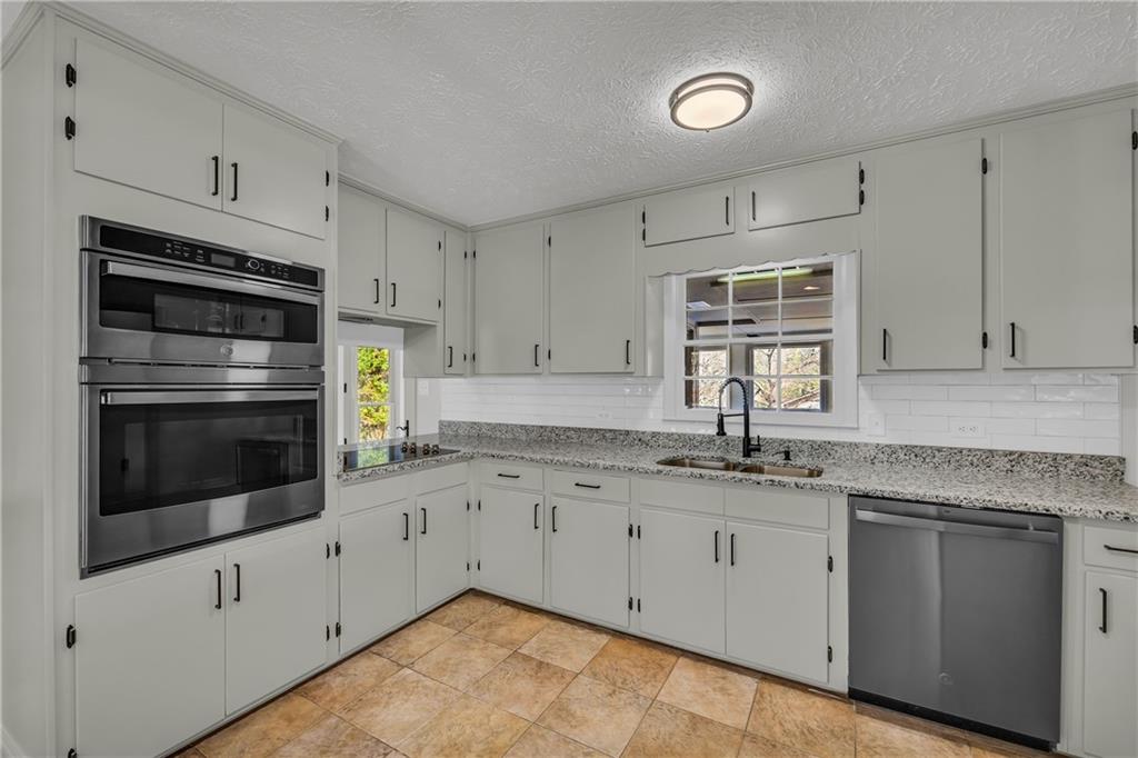 421 North 5th Avenue Winder, GA 30680 - Photo 10 of 49