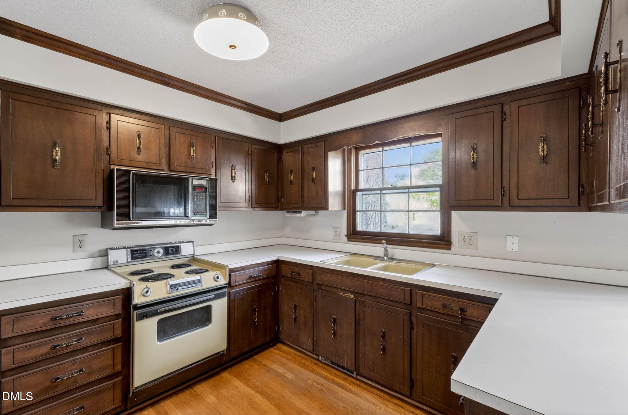 3001 Glen Burnie Drive Raleigh, NC 27607 - Photo 15 of 54 Kitchen
