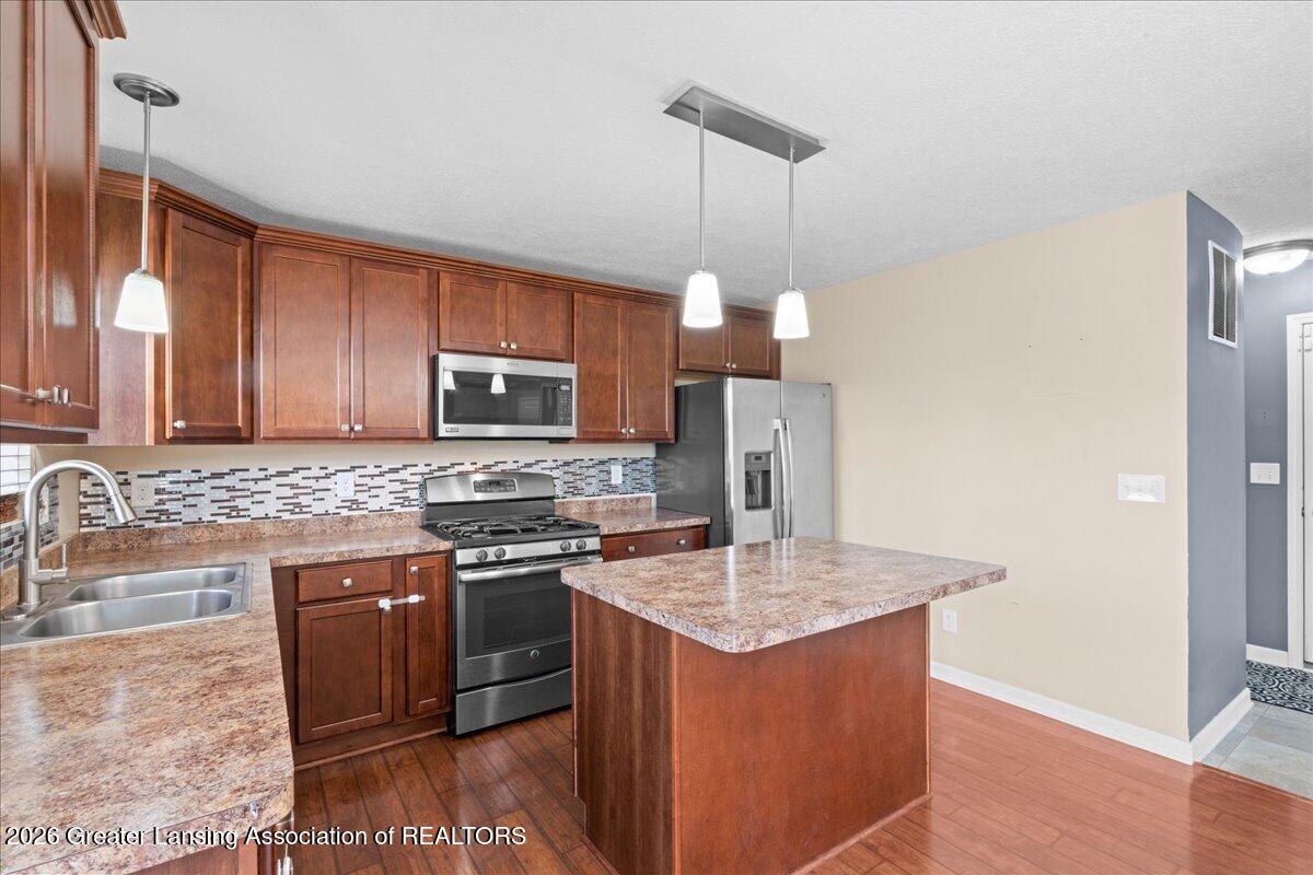 6744 Castleton Drive Grand Ledge, MI 48837 - Photo 9 of 32 kitchen