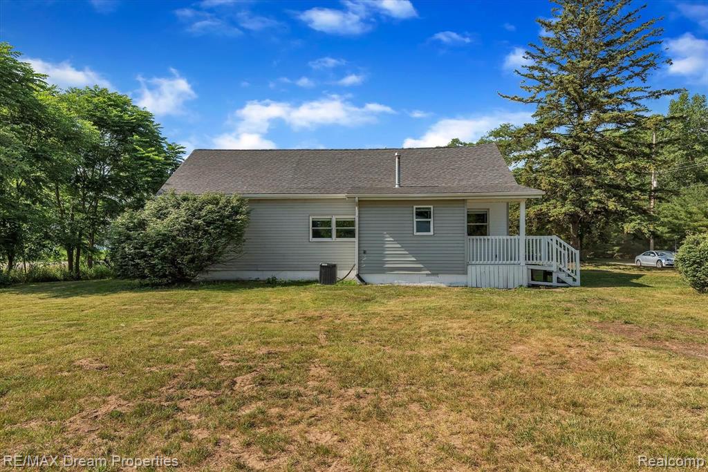 51365 Wear Road Belleville, MI 48111 - Photo 30 of 33