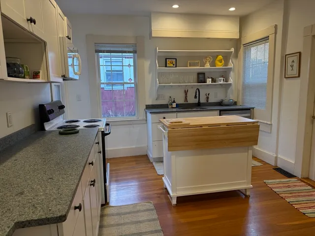 $2,700 | 15 Claremont Terrace, Unit 15, Swampscott, MA 01907