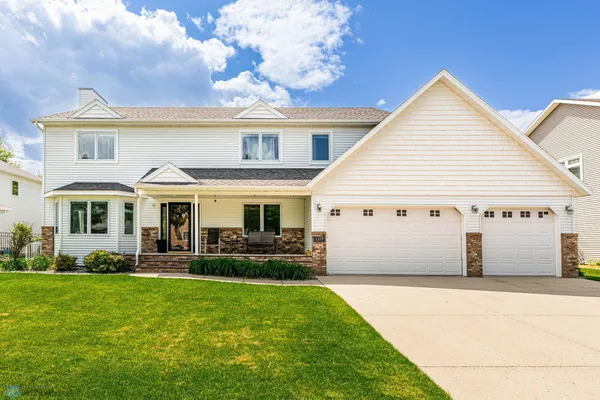 $560,000 | 4408 Riverwood Drive North, Fargo, ND 58102