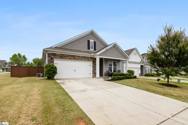 $350,000 | 305 Kellen Court, Duncan, SC 29334