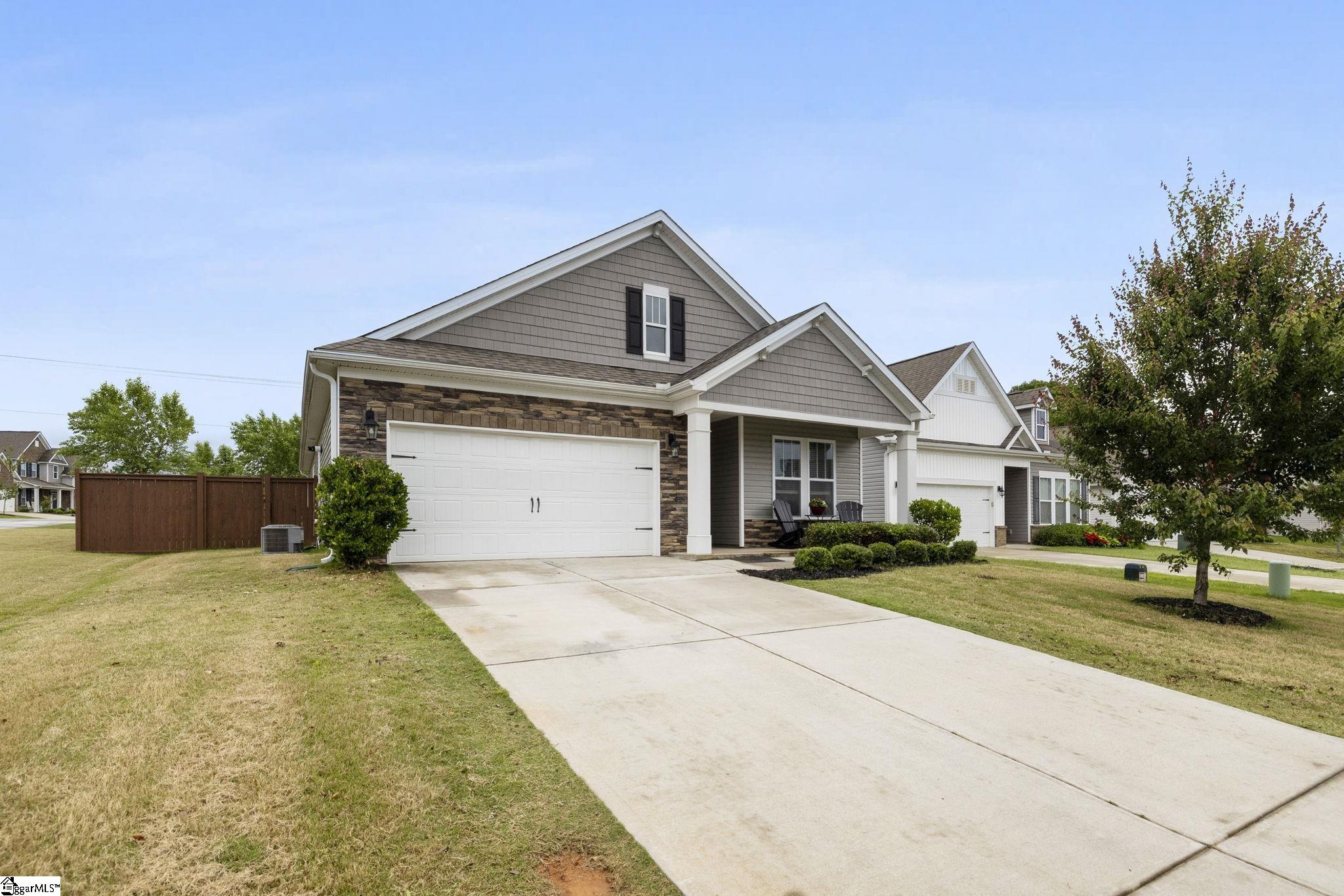 305 Kellen Court Duncan, SC 29334 - Photo 2 of 26