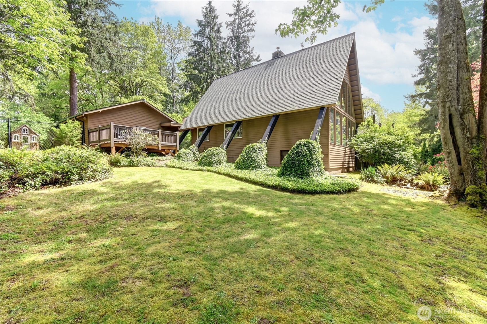 28539 Northeast Tolt Hill Road Carnation, WA 98014 - Photo 33 of 36 a bathroom with a sink and garden