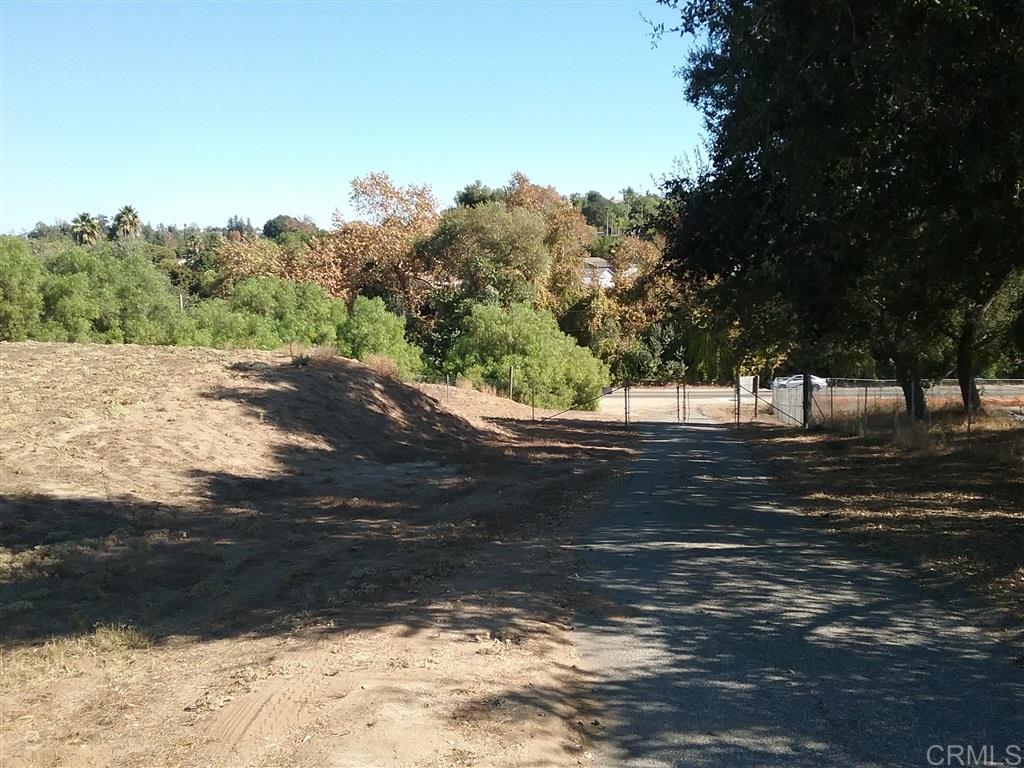 2707 South Mission Road Fallbrook, CA 92028 - Photo 3 of 9