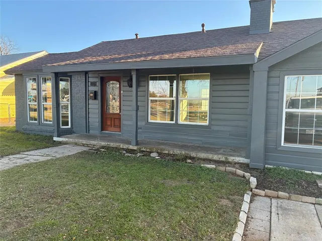 $1,850 | 6329 Calmont Avenue, Fort Worth, TX 76116