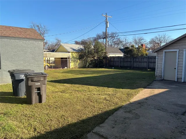 $1,850 | 6329 Calmont Avenue, Fort Worth, TX 76116