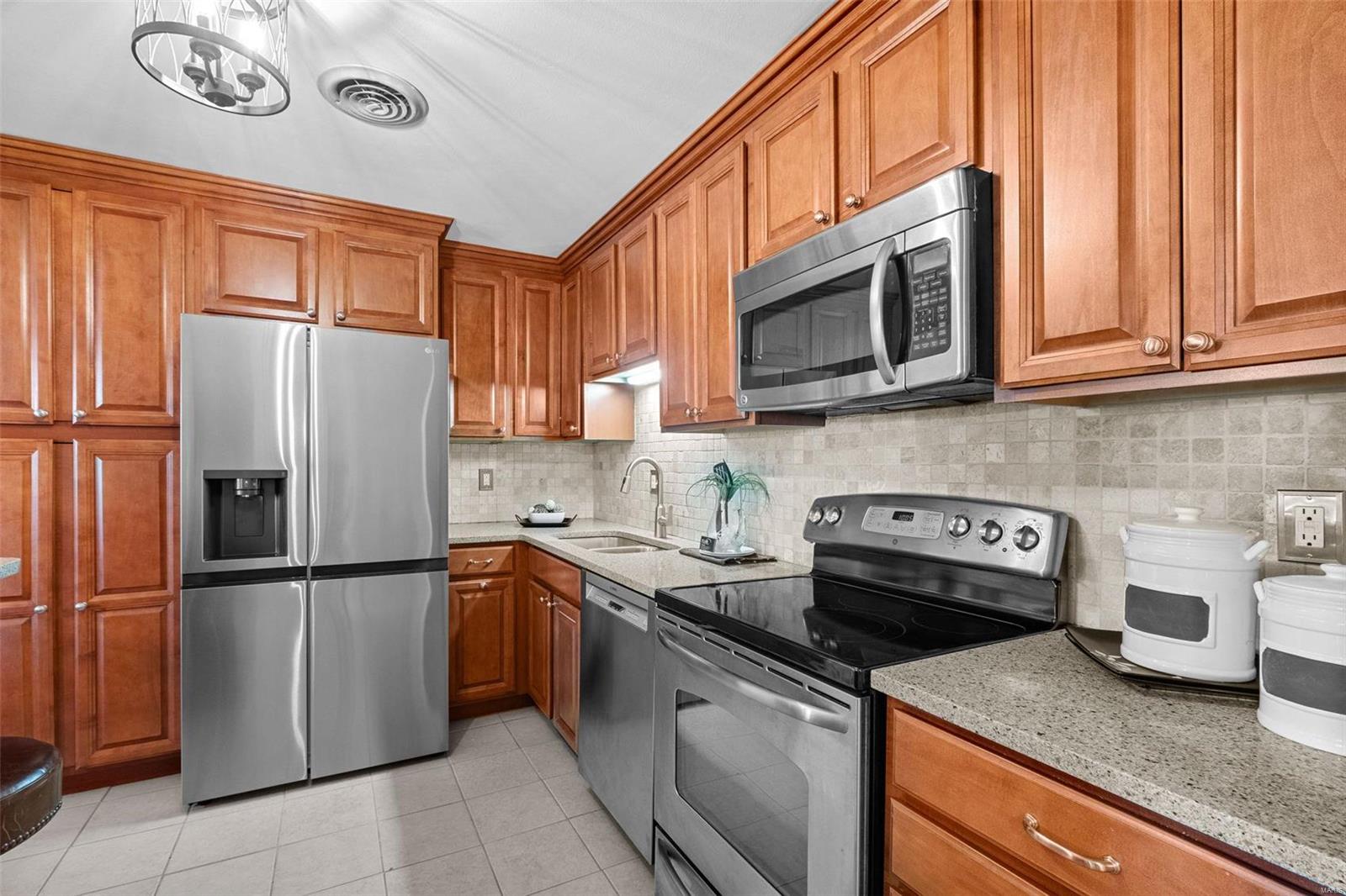 1623 Walpole Drive, Unit D Chesterfield, MO 63017 - Photo 15 of 25