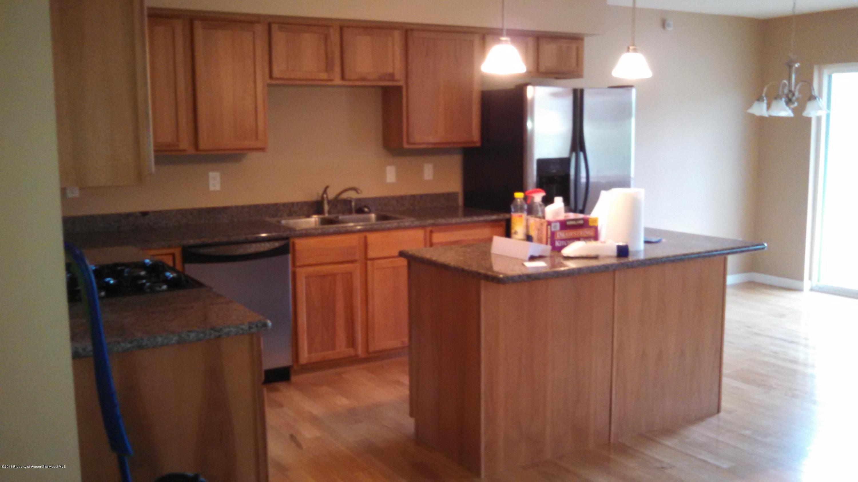640 Alder Ridge Lane New Castle, CO 81647 - Photo 5 of 9 IMG_alder ridge kitchen 2