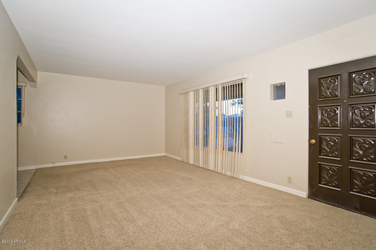 2231 East Osborn Road Phoenix, AZ 85016 - Photo 5 of 27 Front door