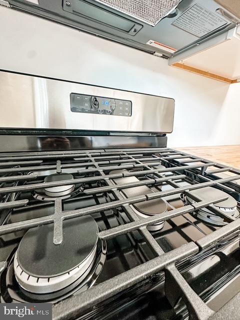 343 South Prince Street, Unit 2 Lancaster, PA 17603 - Photo 4 of 18 a close view of stove