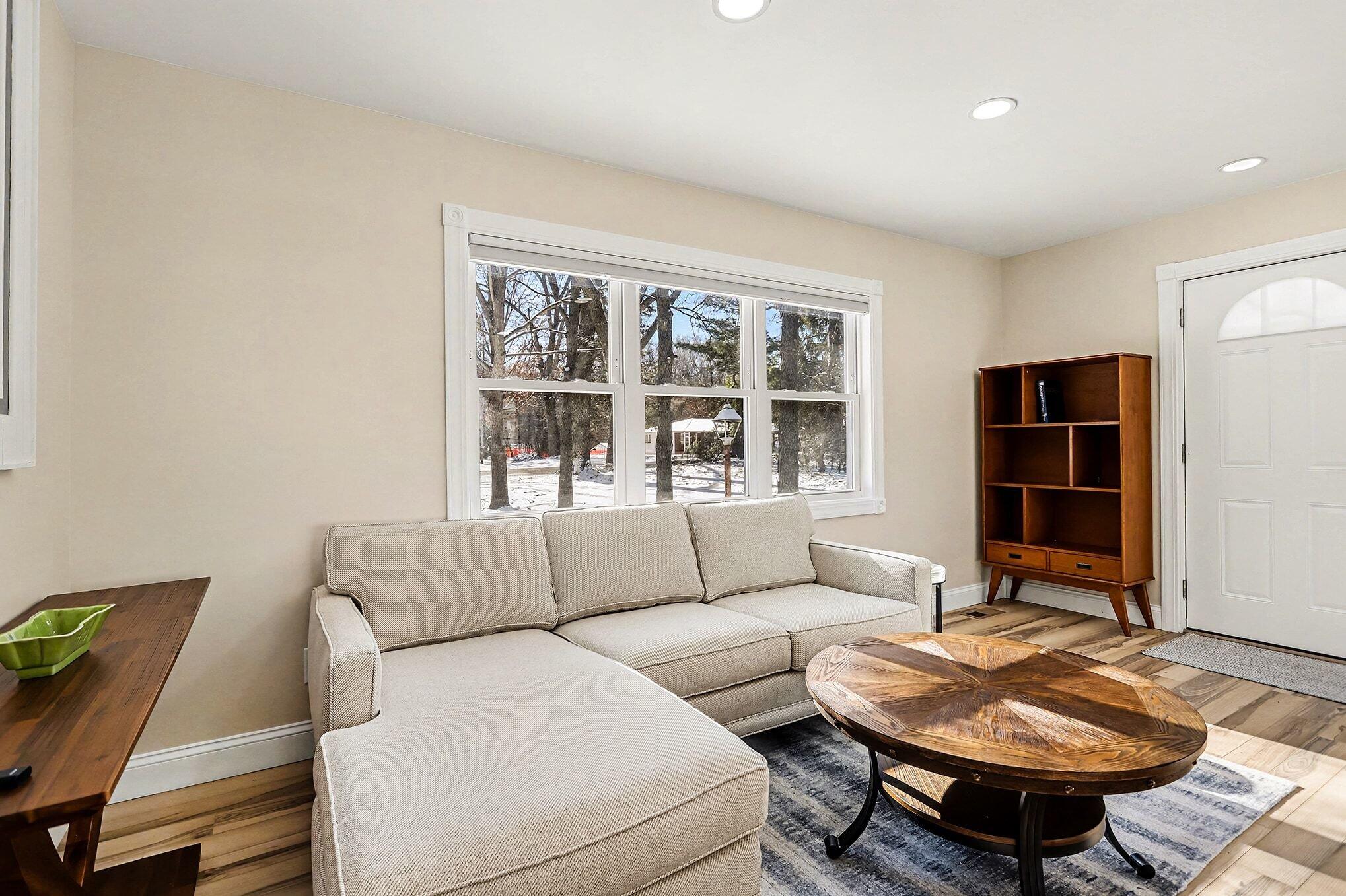 4115 East Kirby Road Battle Creek, MI 49017 - Photo 6 of 20 006_file_9826