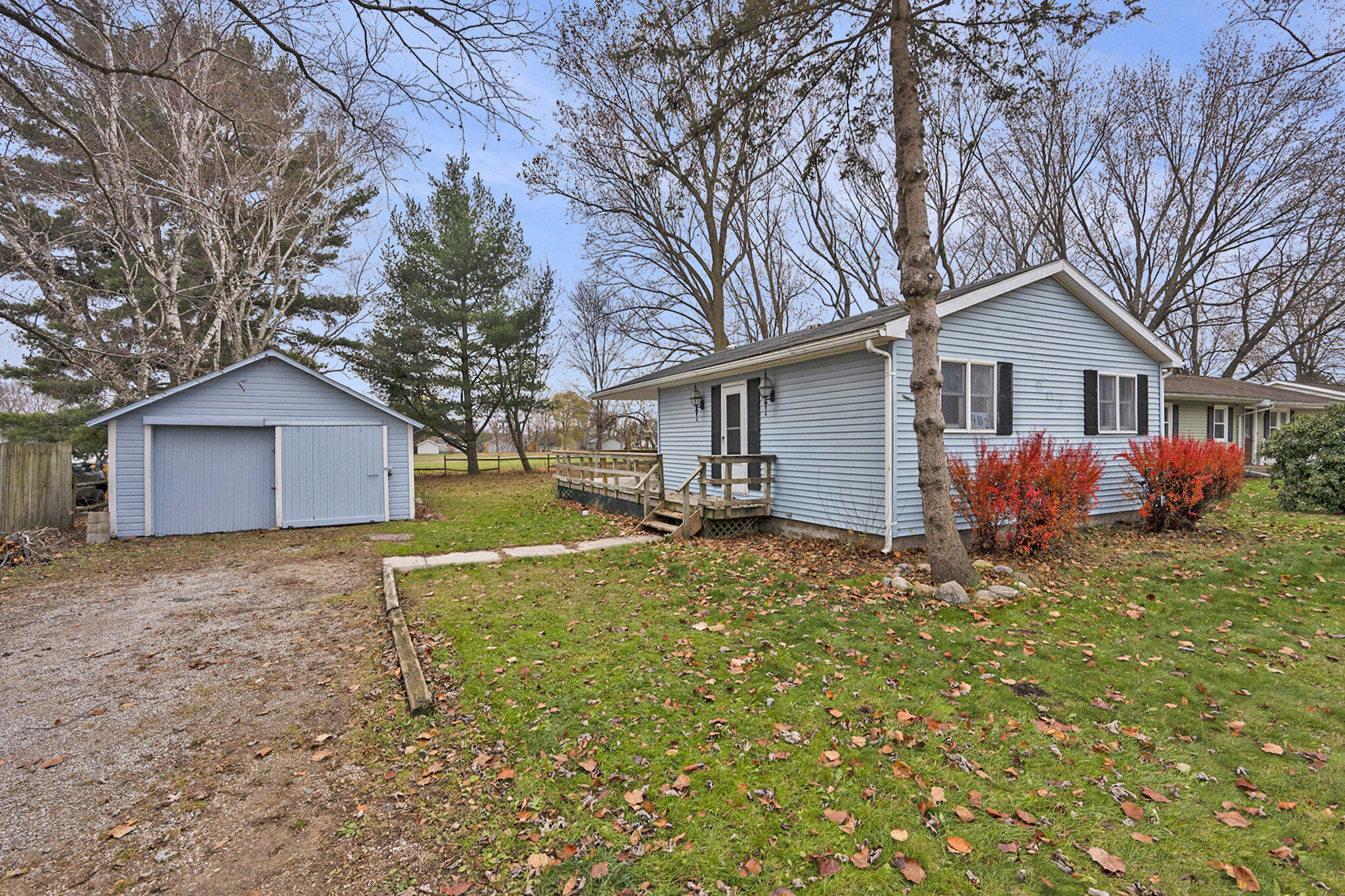 902 Millard Street Three Rivers, MI 49093 - Photo 3 of 17 003_file_844