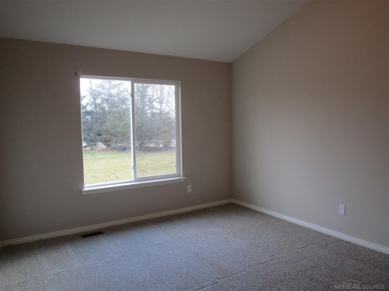 47392 Mariners New Baltimore, MI 48051 - Photo 9 of 14