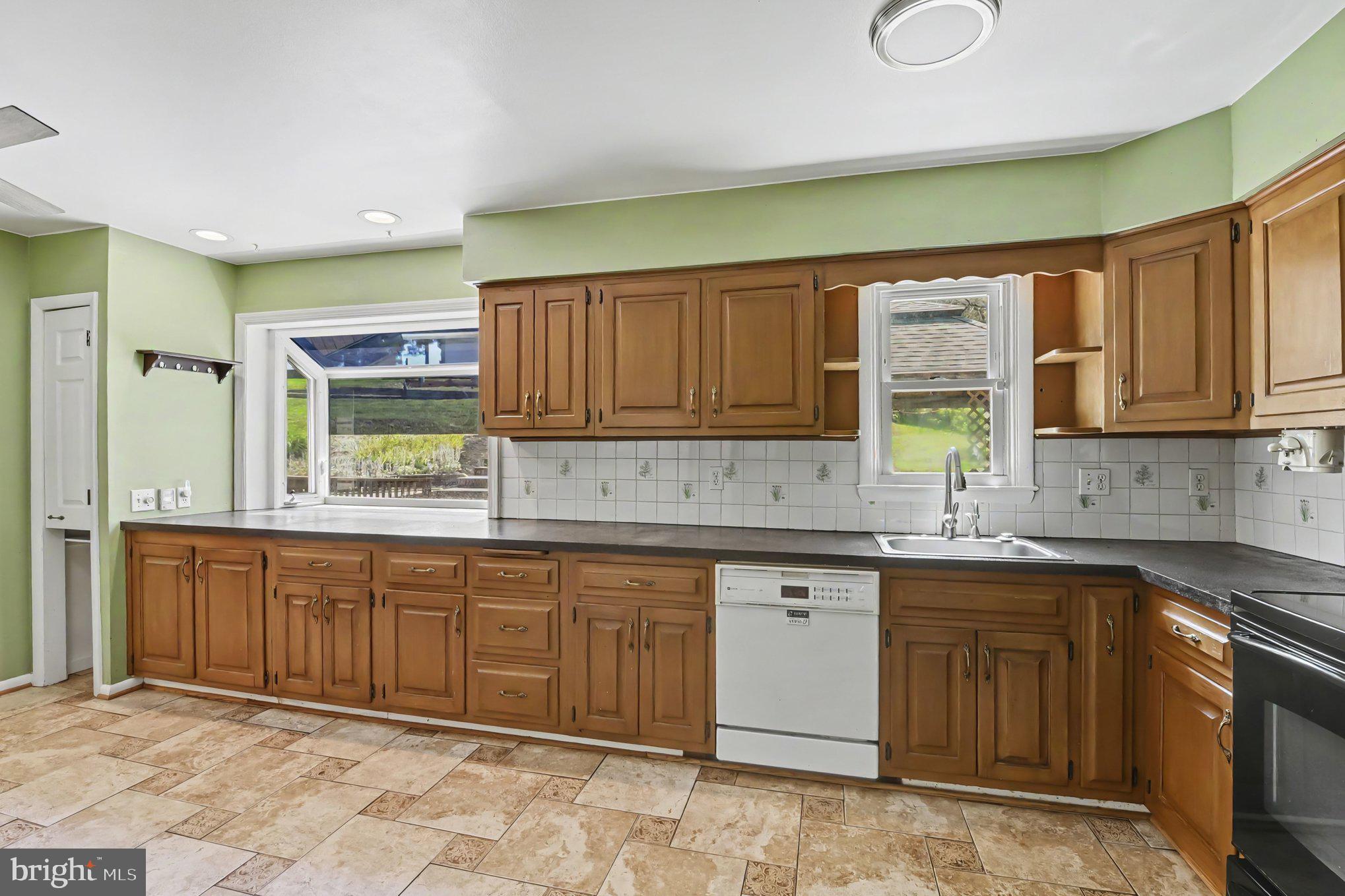 3944 Harrisville Road Mount Airy, MD 21771 - Photo 10 of 30 Kitchen