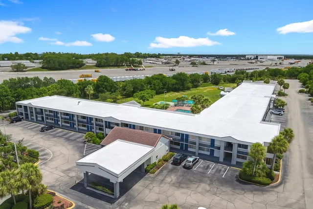 $950 | 44199 Highway 27, Davenport, FL 33896